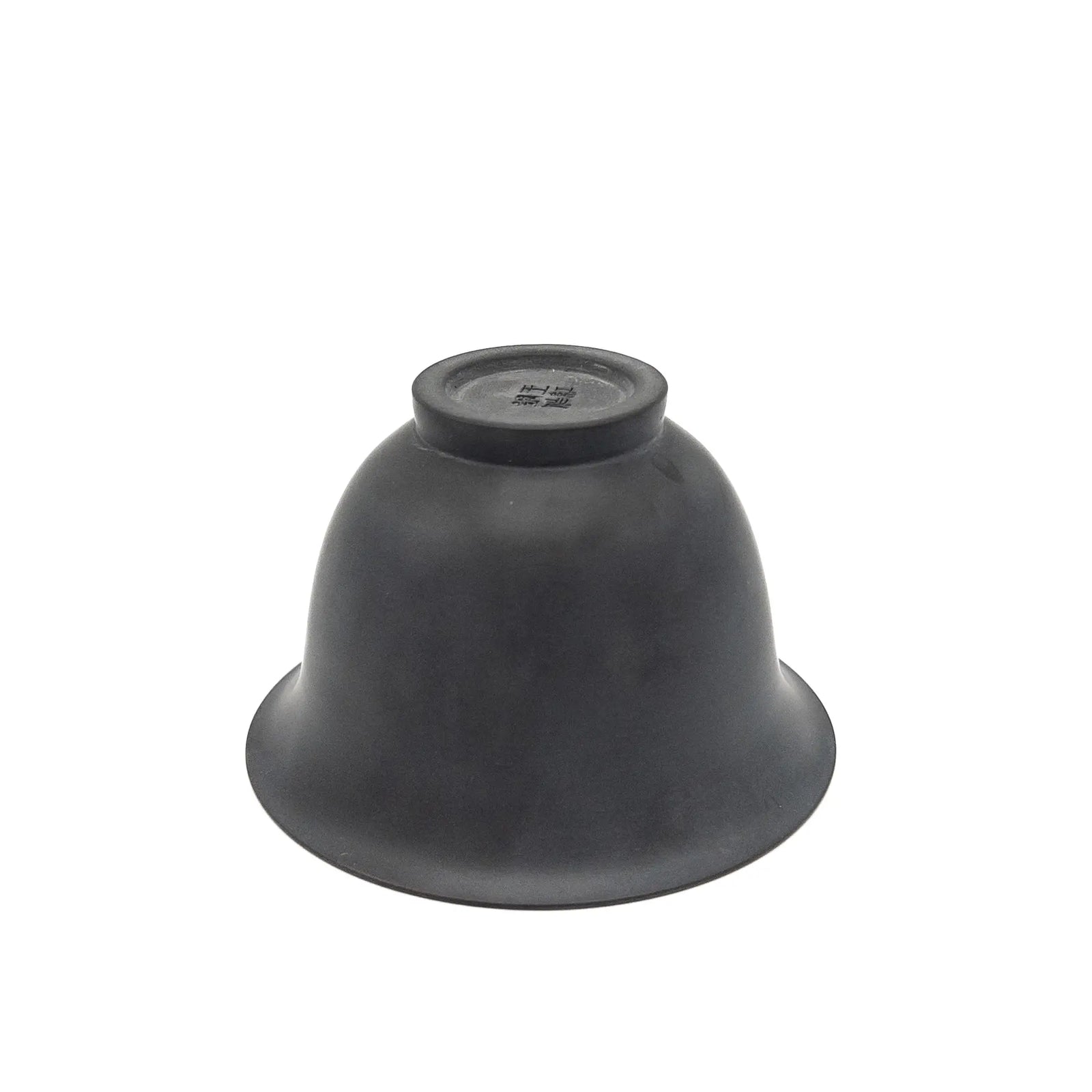 Black Jianshui clay gaiwan - underside view