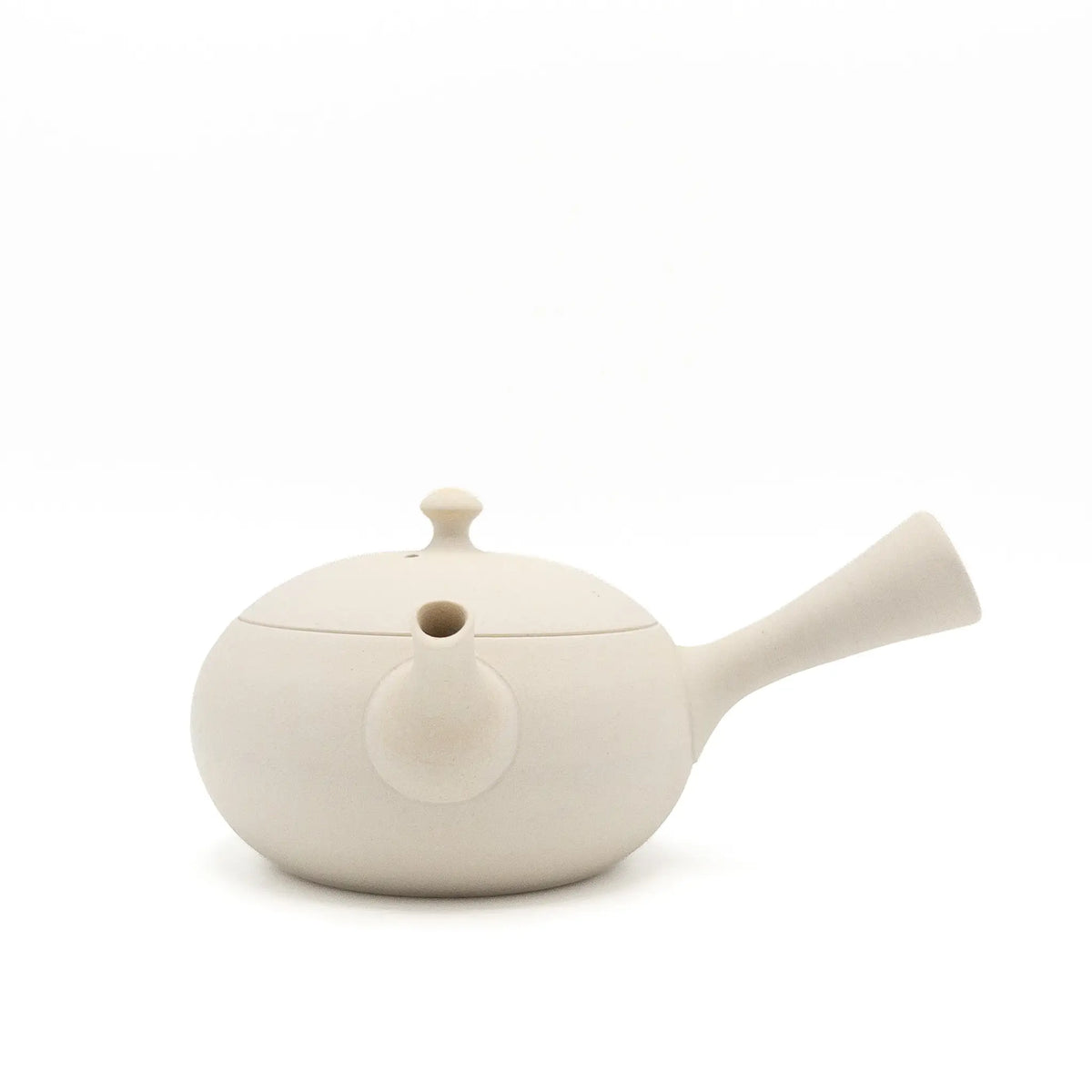 White Flat Round Tokoname Kyusu by Fujita Tokuta (~220ml)